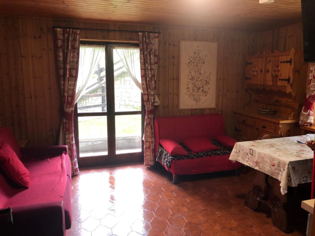 Ampio Monolocale In Centro Champoluc Apartman Kültér fotó