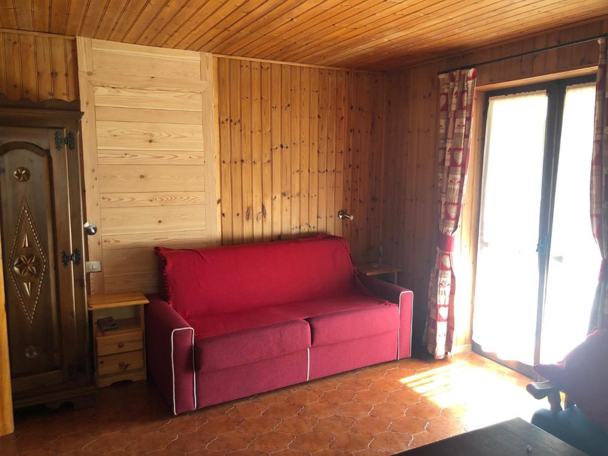 Ampio Monolocale In Centro Champoluc Apartman Kültér fotó